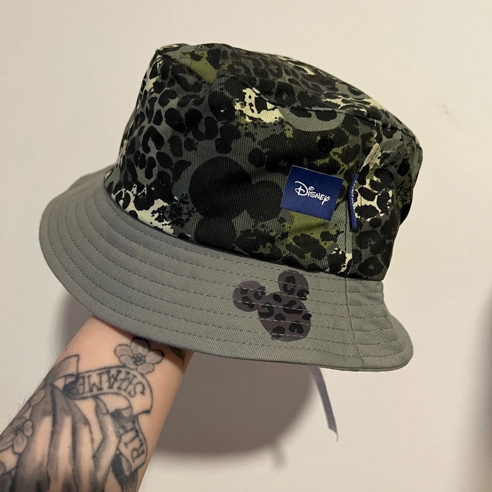 BNWT - Disney Mickey Mouse olive green leopard bucket hat.
